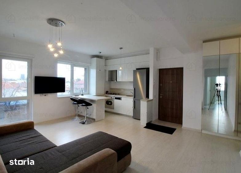 Apartament cu 3 camere semidecomandat în 1 Mai — fotografia 1