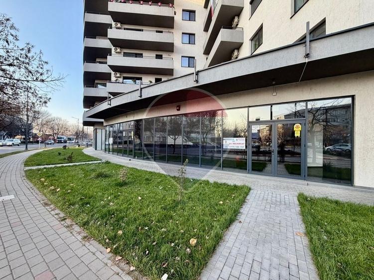 Spațiu comercial, de 270 mp, în Nord