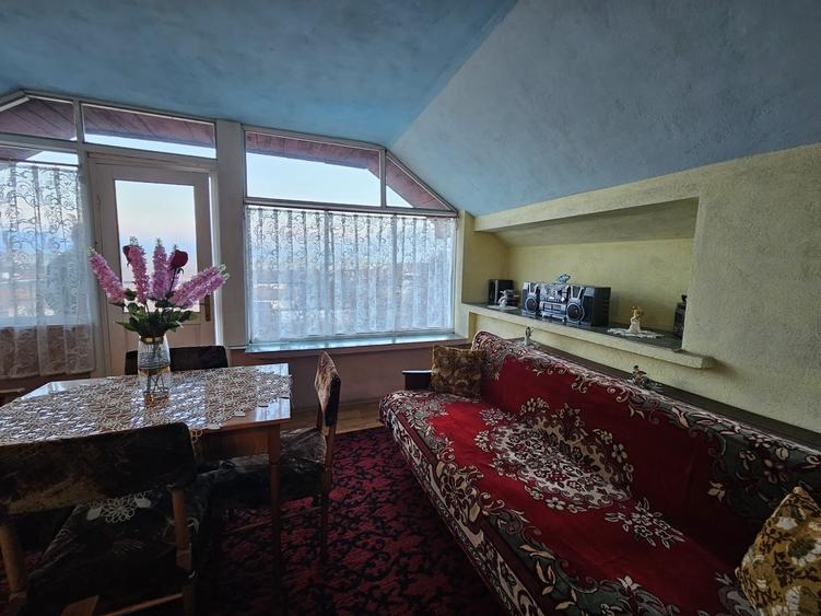 Casă cu 6 camere cu Teren 316 Mp în Călugareni
