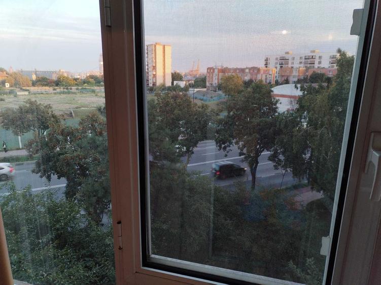 Apartament cu 2 camere decomandat în Exterior Vest