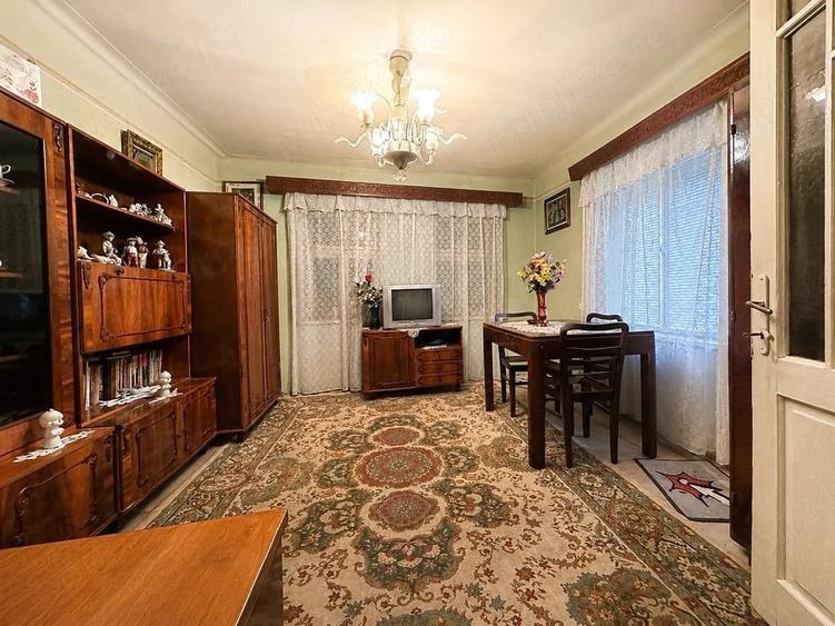 Casă cu 5 camere cu Teren 545 Mp în Drașov