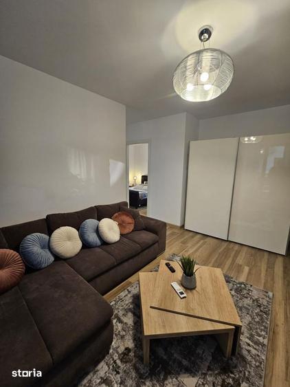 Apartament cu 3 camere semidecomandat în Aviației