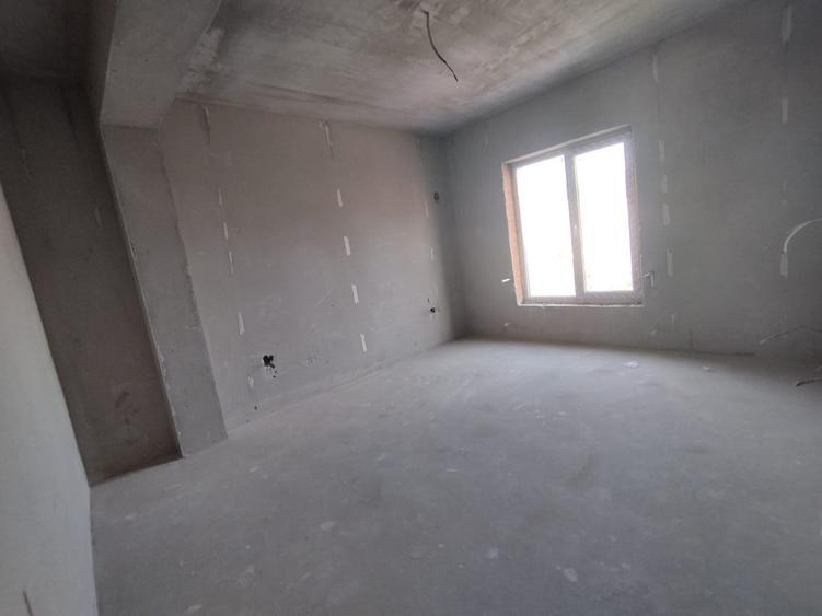 Casă cu 3 camere cu Teren 180 Mp în Central