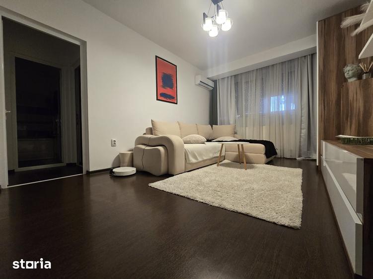 Apartament cu 2 camere semidecomandat în Școlilor