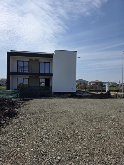 Apartament cu 3 camere decomandat în Moșnița Nouă