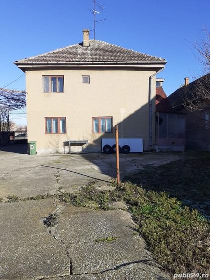 Casă cu 6 camere cu Teren 1500 Mp în Variaș