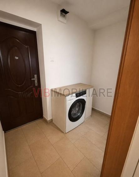 Garsonieră decomandată, mobilată în P-ța Alba Iulia