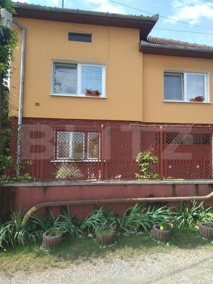 Casă individuală cu 4 camere cu Canalizare în Hunedoara