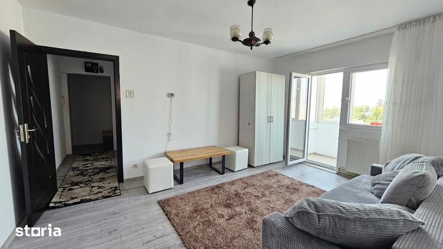 Apartament cu 2 camere semidecomandat în Tractorul