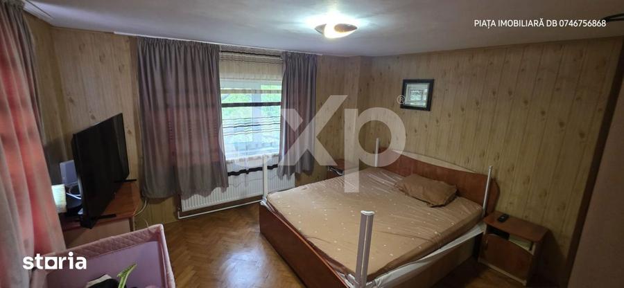 Casă cu 9 camere cu Canalizare în Ultracentral
