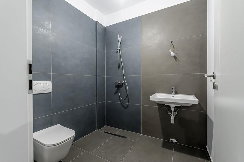 Apartament cu 3 camere decomandat în Aradului