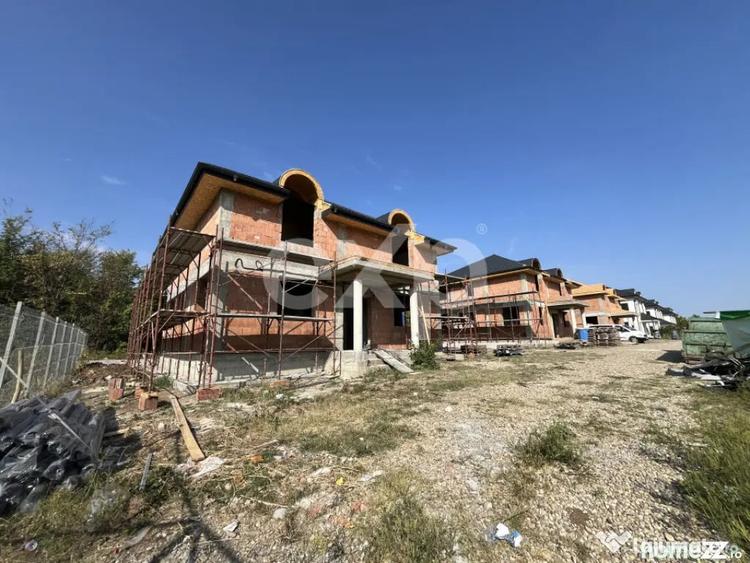 Casă cu 6 camere cu Teren 400 Mp în Corbeanca