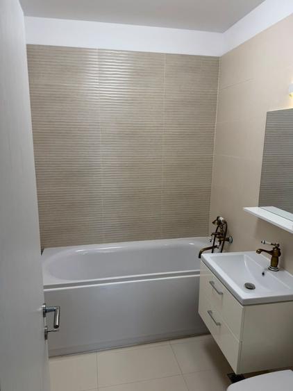 Apartament cu 2 camere decomandat, mobilat în Titan