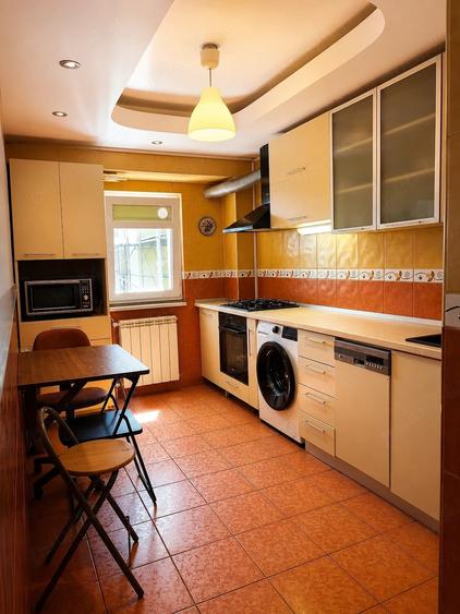 Apartament cu 3 camere semidecomandat, mobilat în Basarab