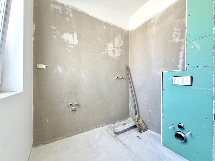 Duplex cu 5 camere cu Canalizare în Dumbrăvița
