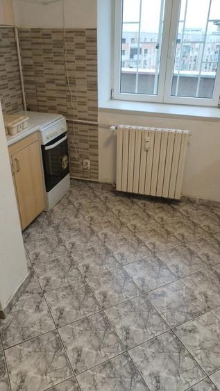 Garsonieră decomandată în Calea Călărașilor