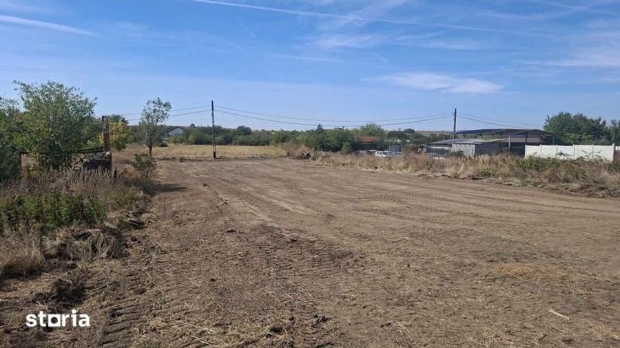Teren de 500 mp, în Mischii