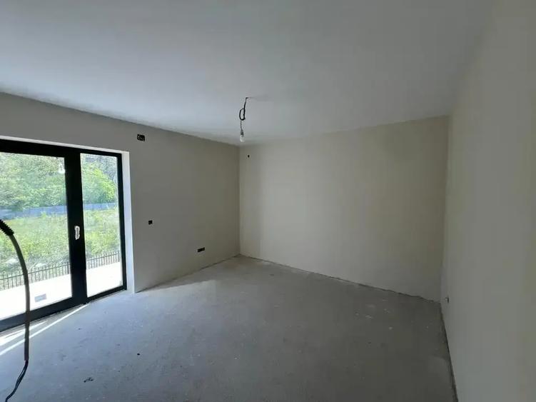 Casă individuală cu 4 camere cu Teren 420 Mp în Corbeanca