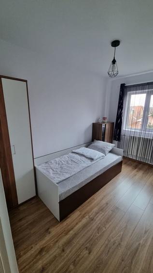 Apartament cu 3 camere decomandat în Nufărul
