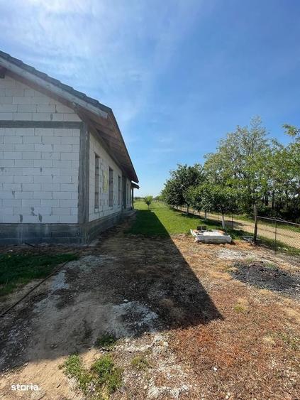 Casă cu 3 camere cu Teren 938 Mp în Sârbi