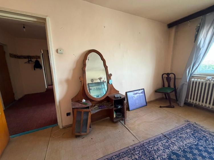Apartament cu 3 camere decomandat în Militari
