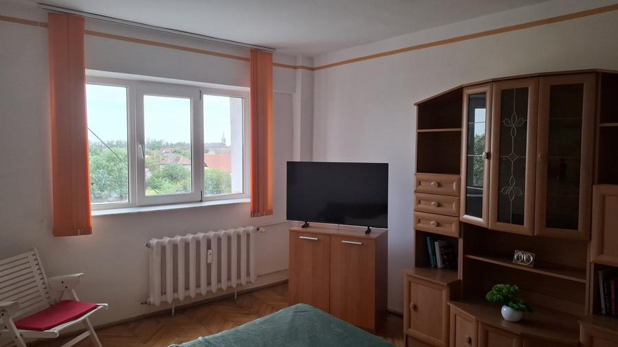Apartament cu 3 camere decomandat, mobilat în Nădlac