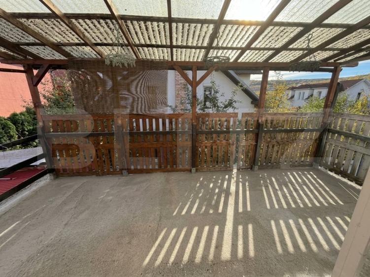 Casă individuală cu 4 camere cu Canalizare în Jucu de Mijloc