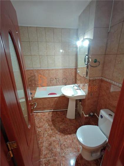 Apartament cu 3 camere decomandat, mobilat în Unirii Sud