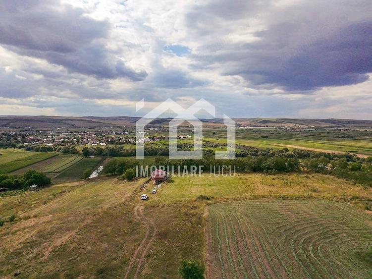 Teren de 1900 mp, în Jucu