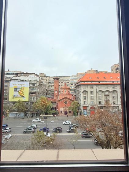 Apartament cu 4 camere decomandat în Magheru