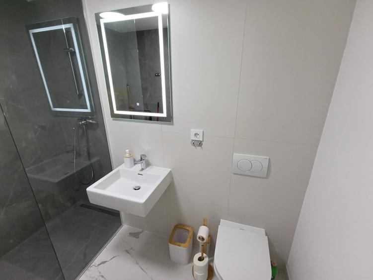 Apartament cu 2 camere decomandat în Jiului