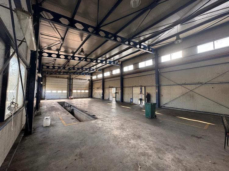 Spațiu comercial, de 450 mp, în Dorolț
