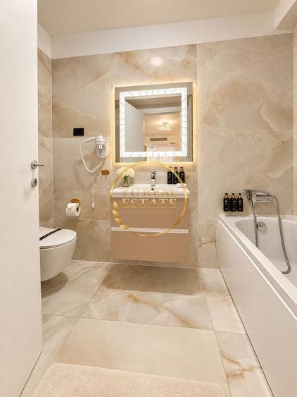 Apartament cu 3 camere semidecomandat în Central