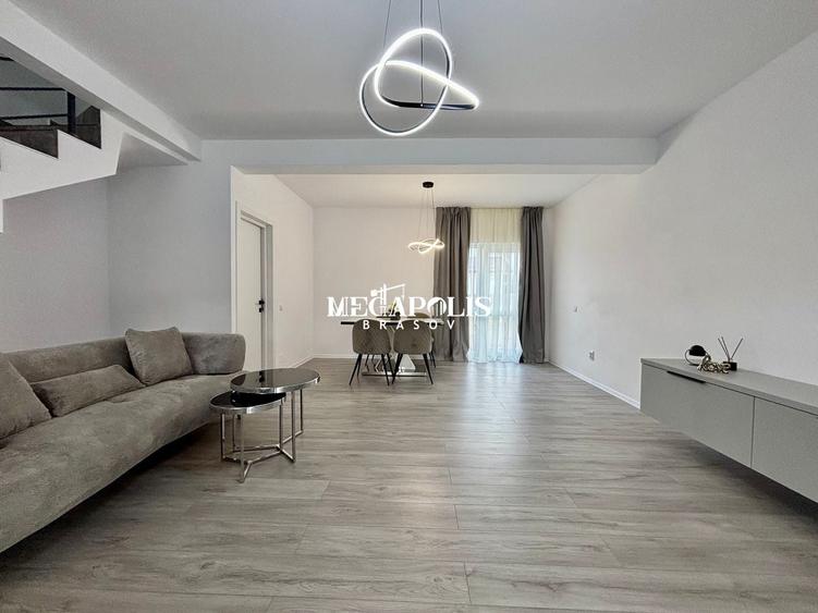 Duplex cu 4 camere cu Canalizare în Sânpetru