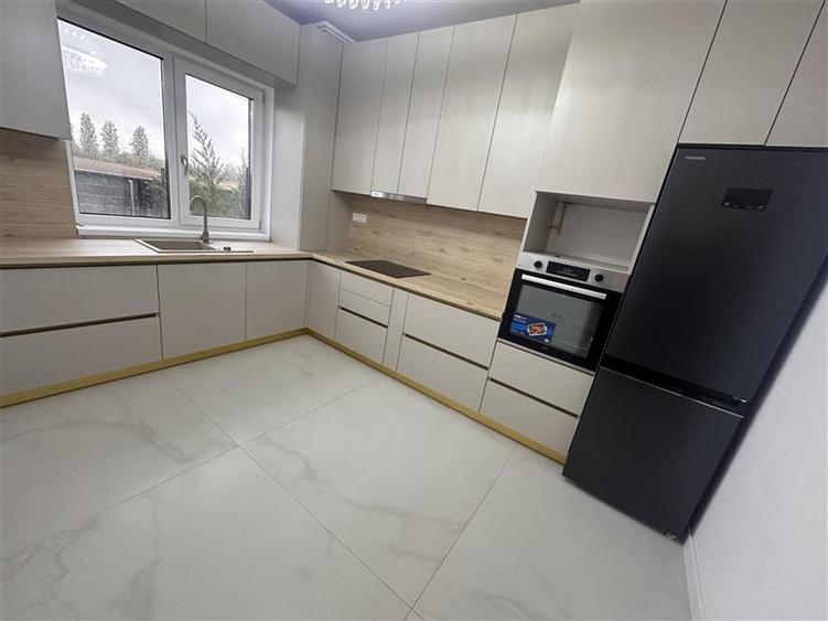 Duplex cu 4 camere cu Canalizare în Șag