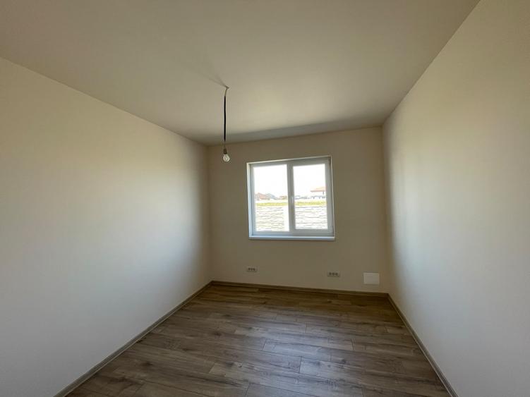 Casă individuală cu 4 camere cu Teren 600 Mp în Moșnița Nouă