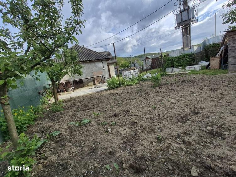 Casă cu 2 camere cu Teren 330 Mp în Cleja