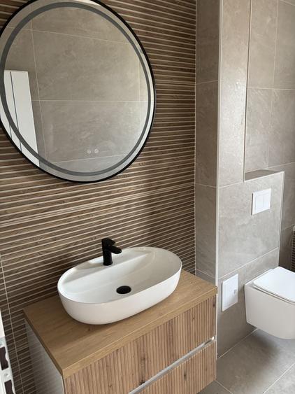 Apartament cu 3 camere decomandat în Exterior Vest