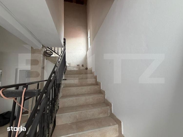 Casă cu 7 camere cu Teren 192 Mp în Central