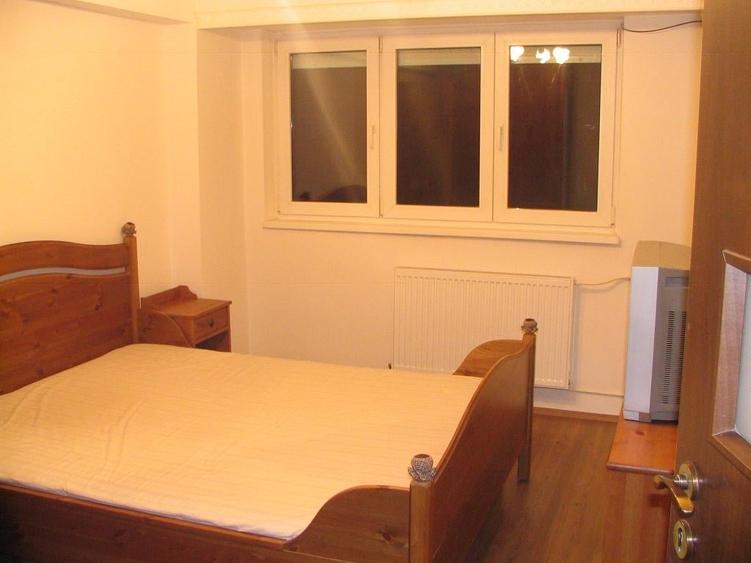 Apartament cu 3 camere decomandat în Titulescu