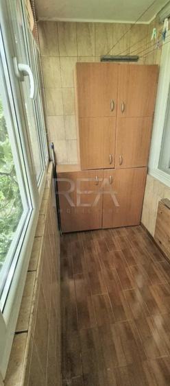 Apartament cu 3 camere semidecomandat, mobilat în Drumul Taberei