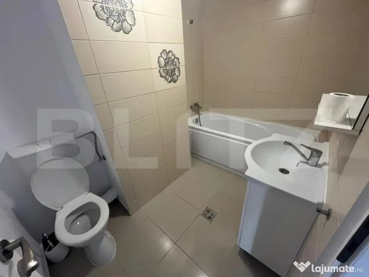 Apartament cu 3 camere decomandat, mobilat în Central