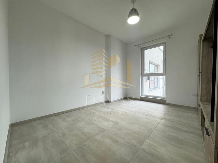 Penthouse cu 2 camere semidecomandat, mobilat în Central