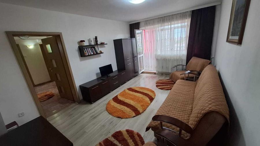 Apartament cu 2 camere decomandat, mobilat în Central