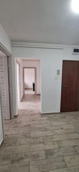 Apartament cu 3 camere decomandat în Dâmbu Pietros