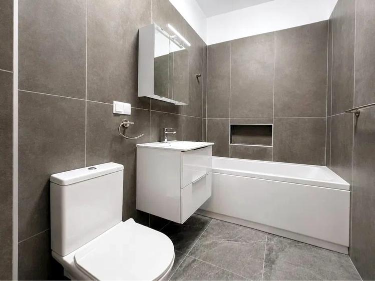 Apartament cu 3 camere semidecomandat în Mărăști