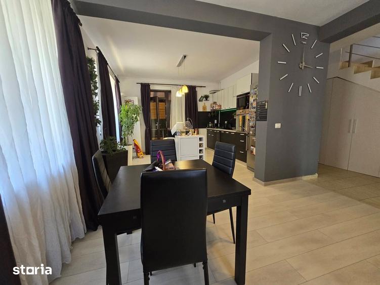 Casă cu 5 camere cu Teren 226 Mp în Fundeni