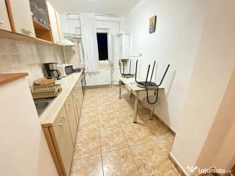 Apartament cu 2 camere semidecomandat, mobilat în Ferentari