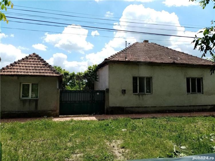 Casă cu 4 camere cu Teren 1490 Mp în Gătaia