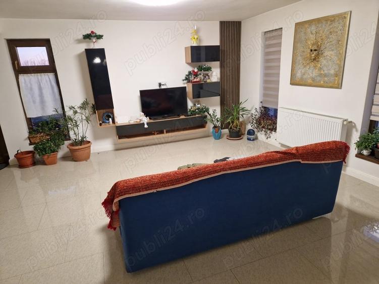 Casă cu 6 camere cu Teren 530 Mp în Pielești